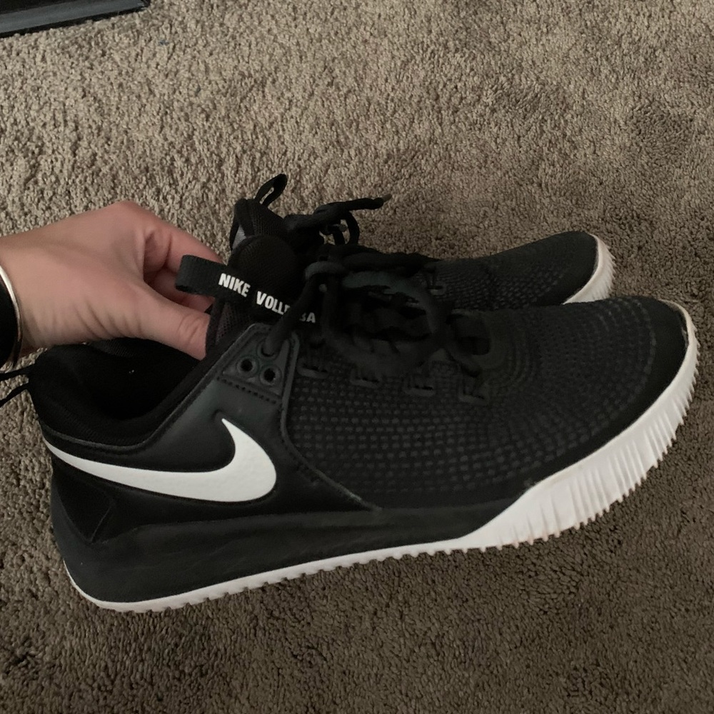 Women’s volleyball court shoes